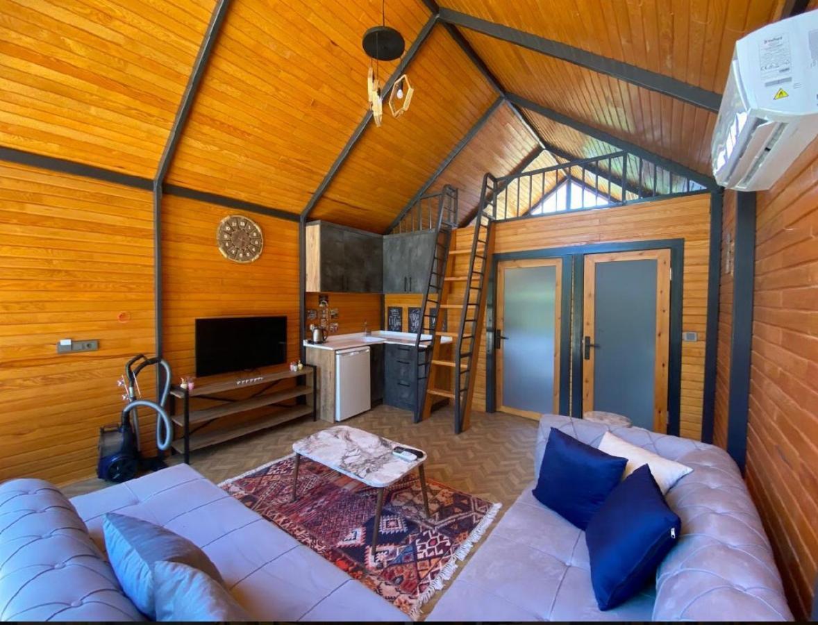 Gasthof Fabulous Bungalow With Jacuzzi In Konyaalti Antalya
