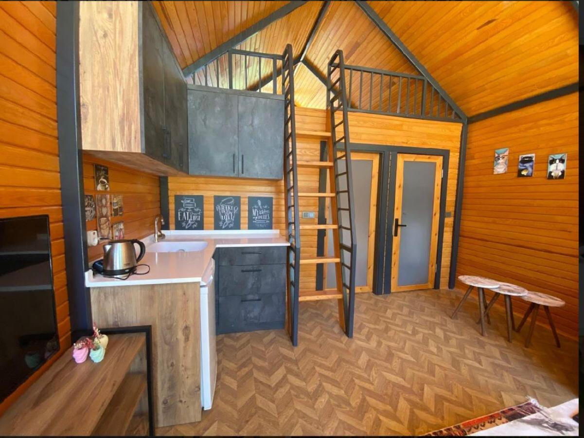 Gasthof Fabulous Bungalow With Jacuzzi In Konyaalti *